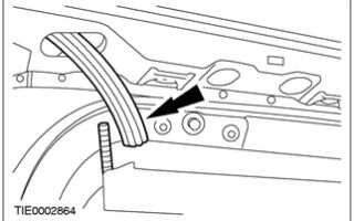 Передний сливной шланг люка крыши — снятие и установка Ford Focus 1