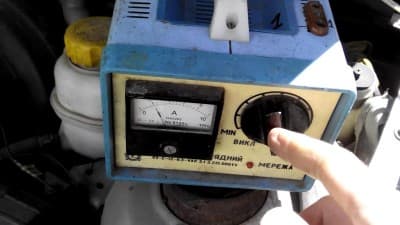 Каким током заряжать автомобильный аккумулятор